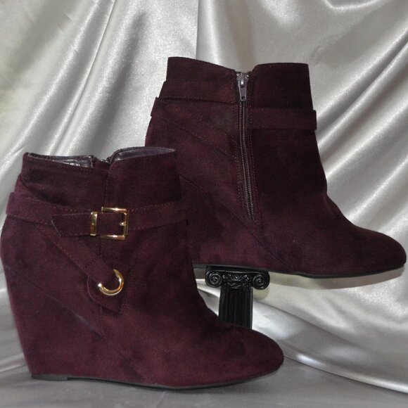 Rebel by Zigi "Keylie" Zip up Suedette Wedge Heel Bootie in Wine Size 11 - Picture 1 of 16